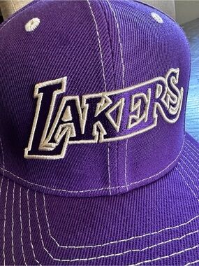 Mitchell & Ness Los Angeles Lakers Purple and White Snapback Hat